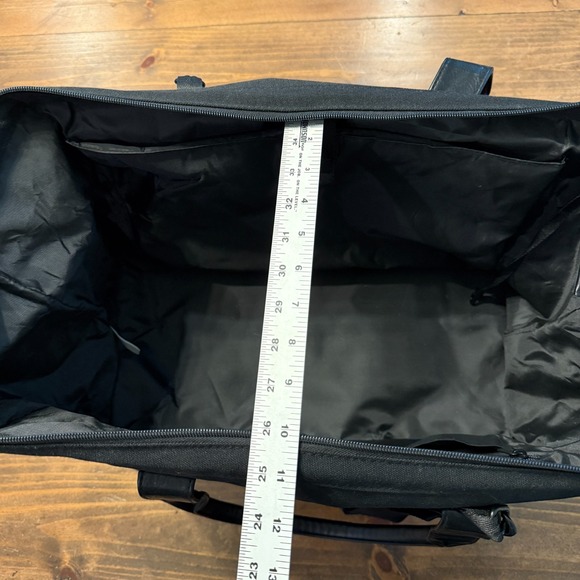 BEIS The Original Weekender Black Travel Bag Luggage Carry-On Vacation - Picture 6 of 11